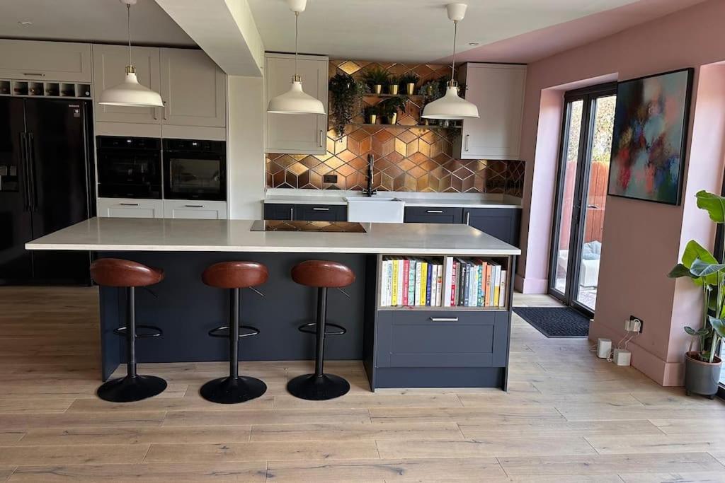 Formby, Spacious True Bungalow Steps From Beach エクステリア 写真