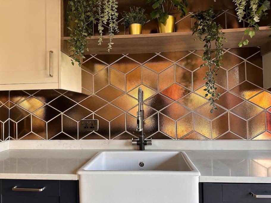 Formby, Spacious True Bungalow Steps From Beach エクステリア 写真