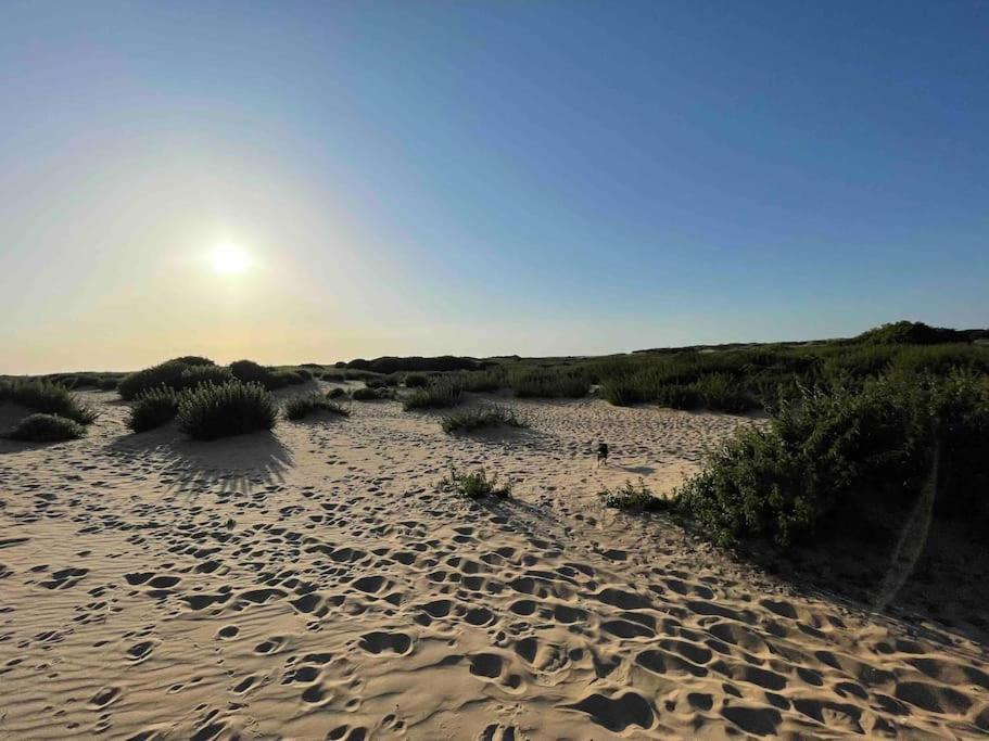 Formby, Spacious True Bungalow Steps From Beach エクステリア 写真